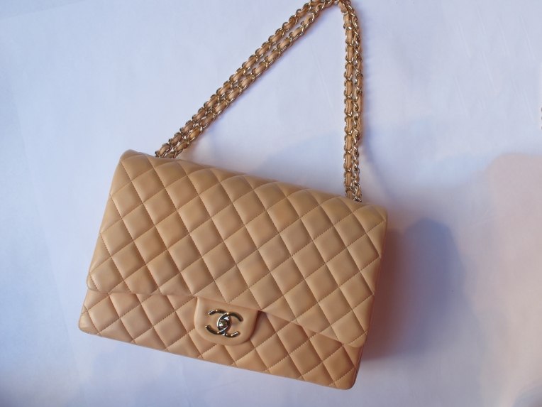 Fashion House Amman - Chanel Quilted Handbag 🖤 —— Shop Online & In-Store  www.fashionhouseamman.com ☎️0795324199 —— #chanel #handbag #quilted  #inmybag #purse #cc #fashionhouse #amman